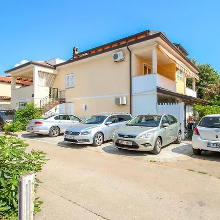 Viviana Red * Новиград