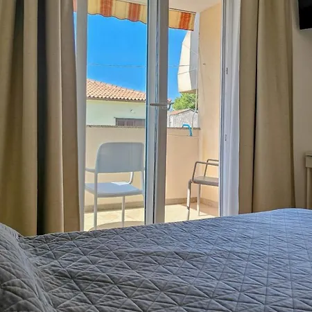 Viviana Red Apartment *